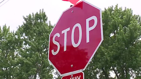 Neighbors in Melvindale frustrated over stop sign
