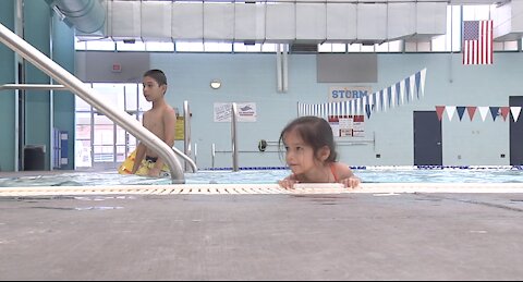 Las Vegas area pools reopening Friday