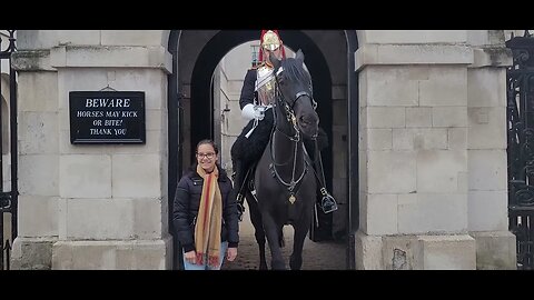 Hore gives her a nip #horseguardsparade
