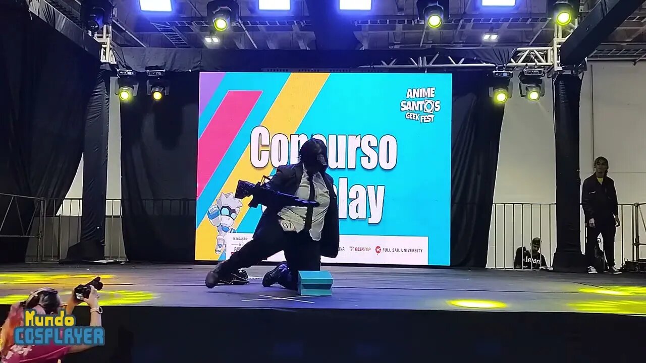 Apresentação Cosplay de Demônio das Armas do anime Chainsaw Man no Anime Santos Geek Fest 2023!