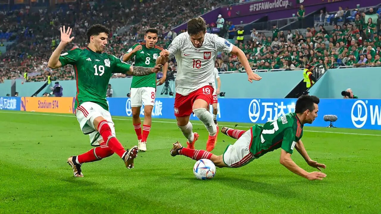 Mexico and Poland draw and miss a chance to gain the upper hand in their group. méxico - polonia