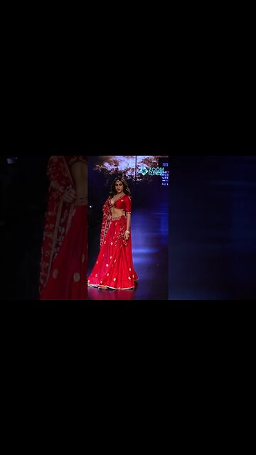 Sara Ali Khan on Ramp Walk at Lakme Fashion Week 🤩 #shorts