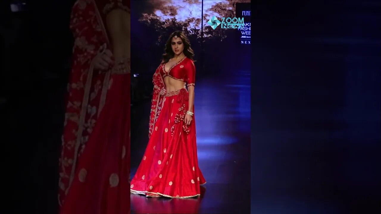 Sara Ali Khan on Ramp Walk at Lakme Fashion Week 🤩 #shorts