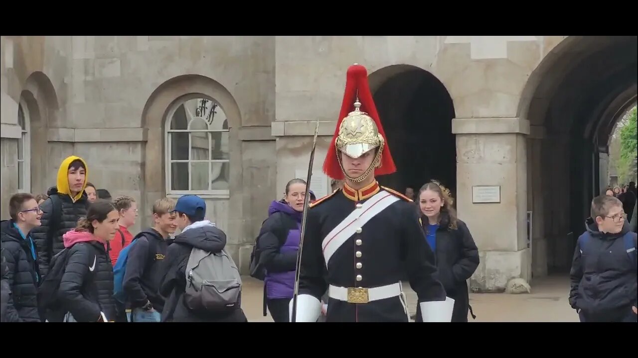 Make Way The Kings Guard clears the court yard #horseguardsparade