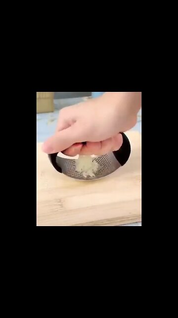 Stainless Steel Garlic Press Manual Garlic Mincer Chopping Garlic Tools Curve
