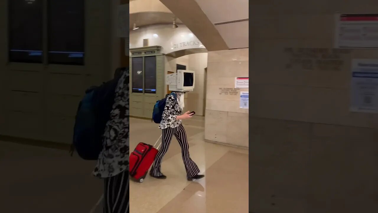 She Turned Her Head into a monitor 😵💫🤷♂️ #funny #shorts #comedy #funny