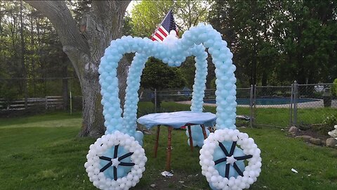 Medina balloon artist is creating masterpieces and smiles