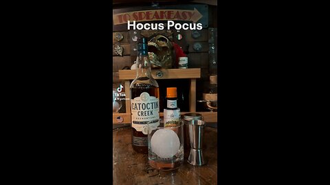 ✨ Hocus Pocus Halloween Cocktail for GolfCask Nation! ✨