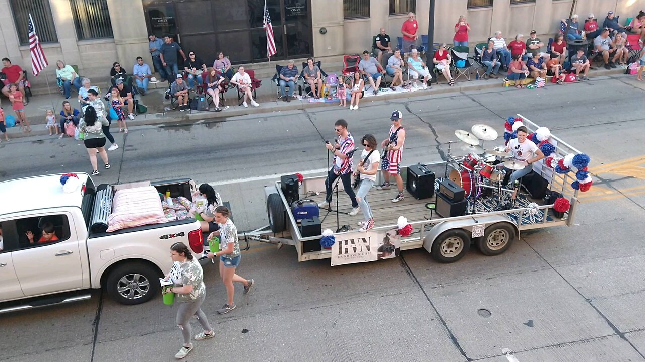 The Three Baers Live on a Float