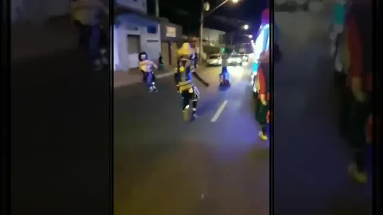 BONECOS DA CARRETA DA ALEGRIA, DANÇANDO FOFÃO, CHAVES, PATATI E O MÁSKARA, LIKE 673
