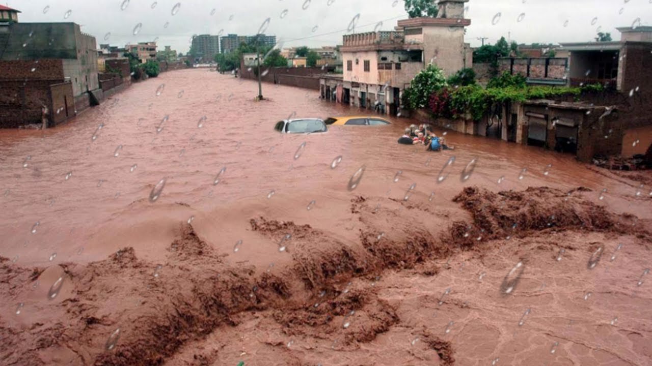 CLOAKED UFO AGENDAS: This is real! Flash floods like tsunamis hit Pakistan! Millions of people affec