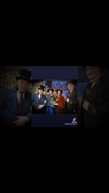 🎄 #CHRISTMAS #TARDIS #HOLIDAY #DOCTORWHO ❄️ #TRAVELINGTARDIS #COSPLAY #COSPLAYERS #SUBSCRIBE #SHORTS