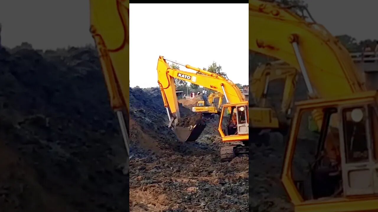 Kato Excavator Climbing Down Slope and River Dam. #shorts