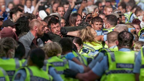 The REAL STORY of the POLICE on New Zealand Anti-mandate Protest Day 3