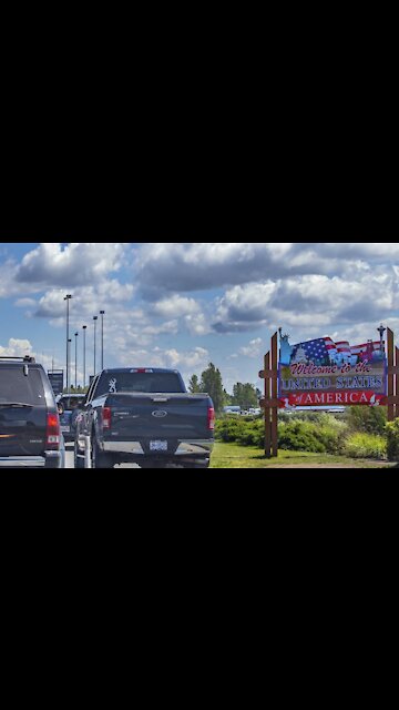 Reopening The Canada-US Border This Summer Is A ‘Particular Risk’ Says Top Doc