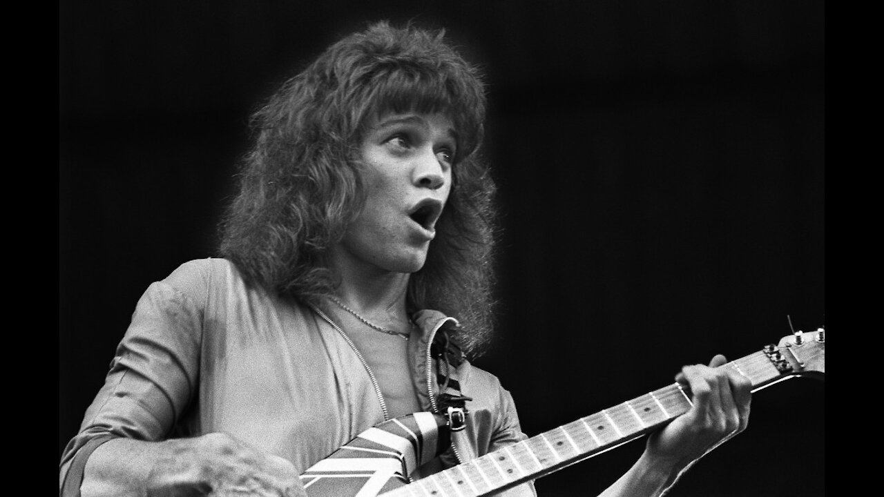 Mötley Crüe and Metallica have led the tributes to Eddie Van Halen.