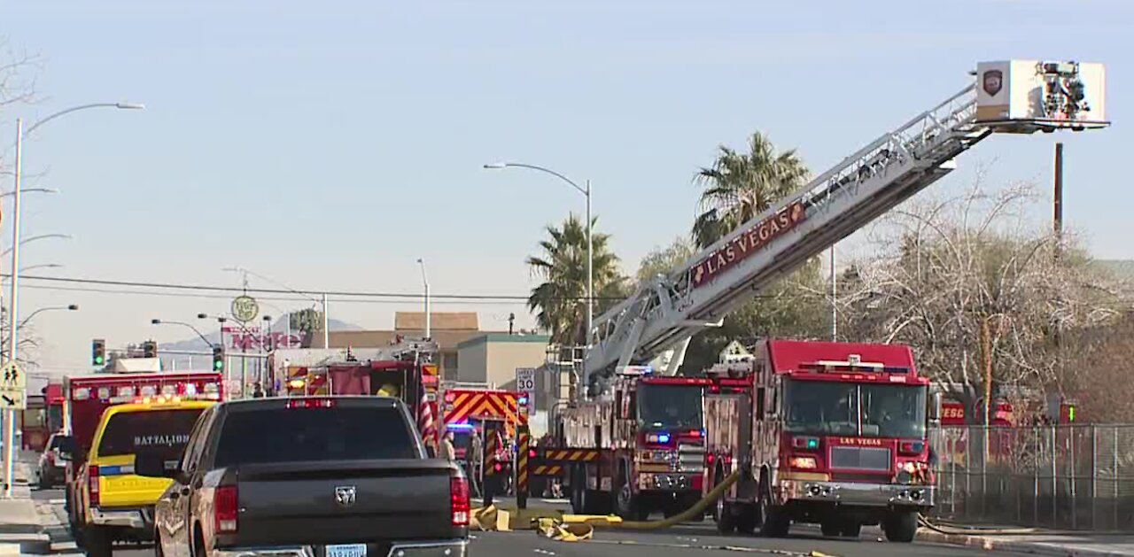 Abandoned school building fire in Las Vegas