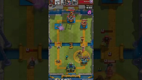 Check out this insane Clash Royale battle! 🔥💥 #ClashRoyaleGaming #EpicGameplay #StrategyMaster