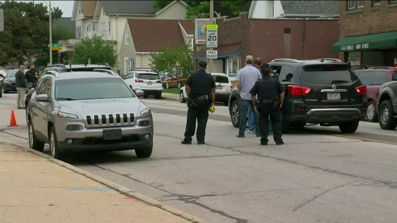 Milwaukee man dead after firing gun, hitting himself during attempted arrest by federal agents