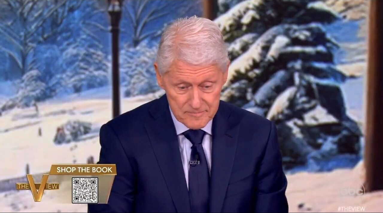 Bill Clinton: Hillary Did Nothing Wrong, E-Mail Story Was Phony