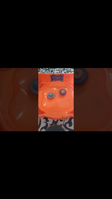 batalha de beyblade astral spriggan vs ultimate valkyrie #batalhadebeyblade