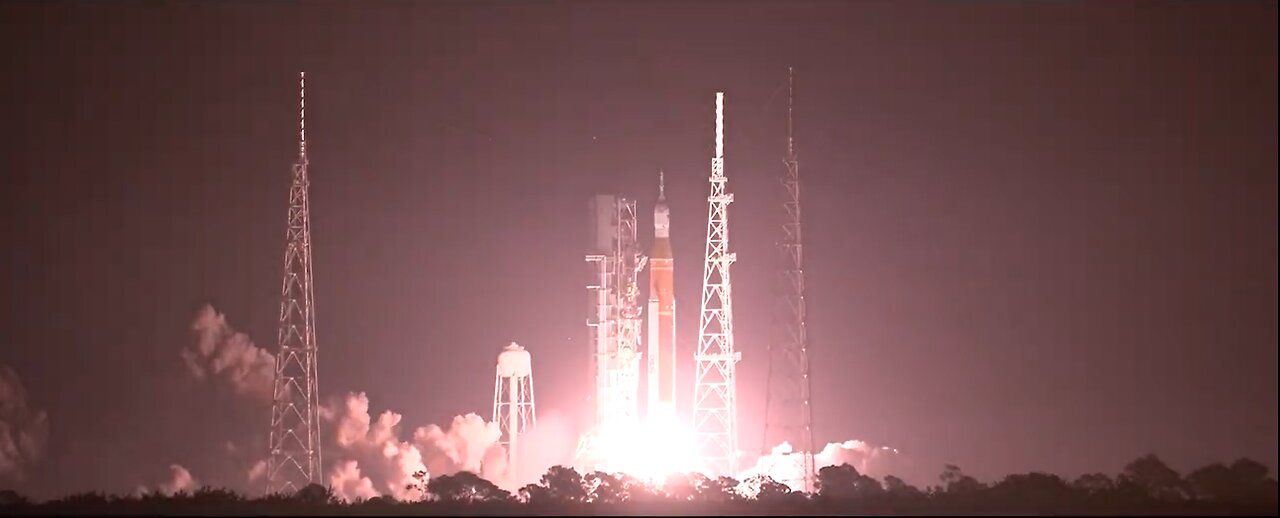 Orion spacecraft breaks records on Artemis I mission around the Moon