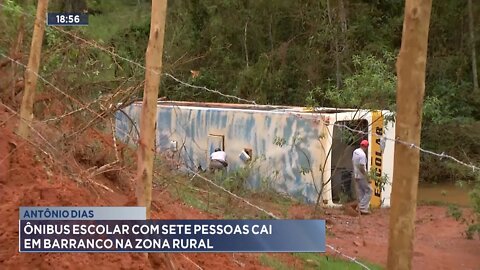 Antônio Dias: Ônibus Escolar com 7 pessoas cai em Barranco na Zona Rural.