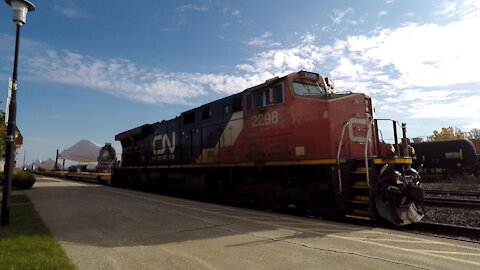 Wind Mill Blades Train 319 CN 2291 Locomotive West In Sarnia
