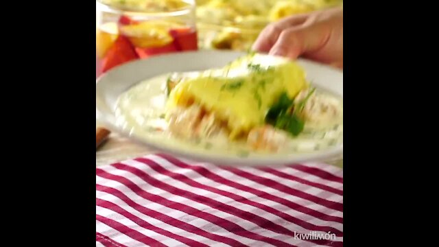 Lasagna rolls with shrimps Alfredo