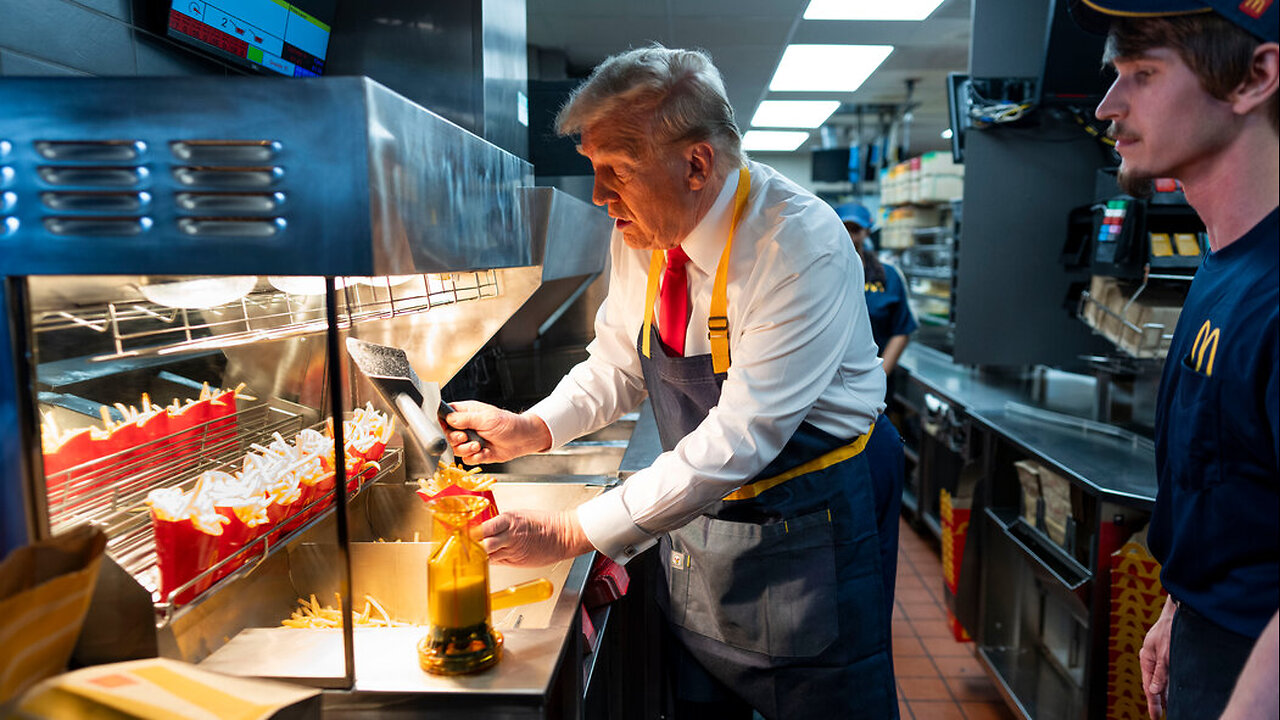 Trump's shift @ McDonald's is a big hit!