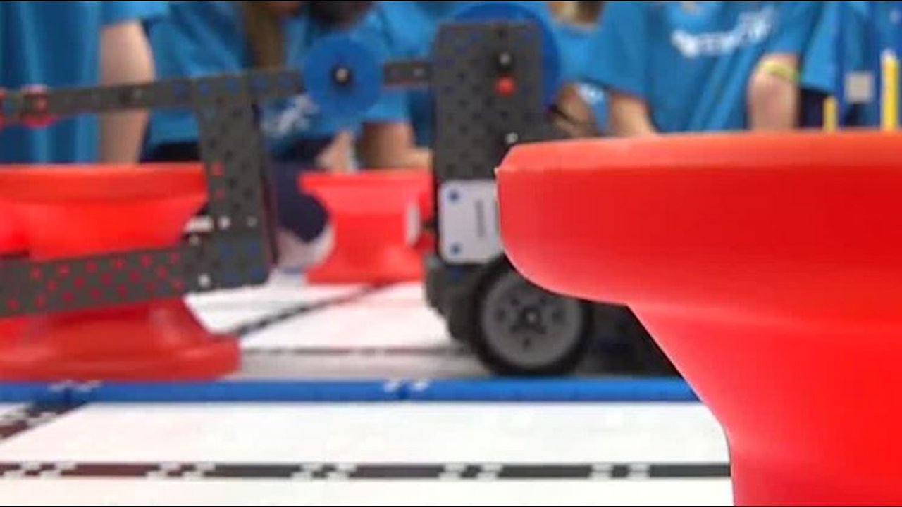 Henderson students learn engineering through robotics