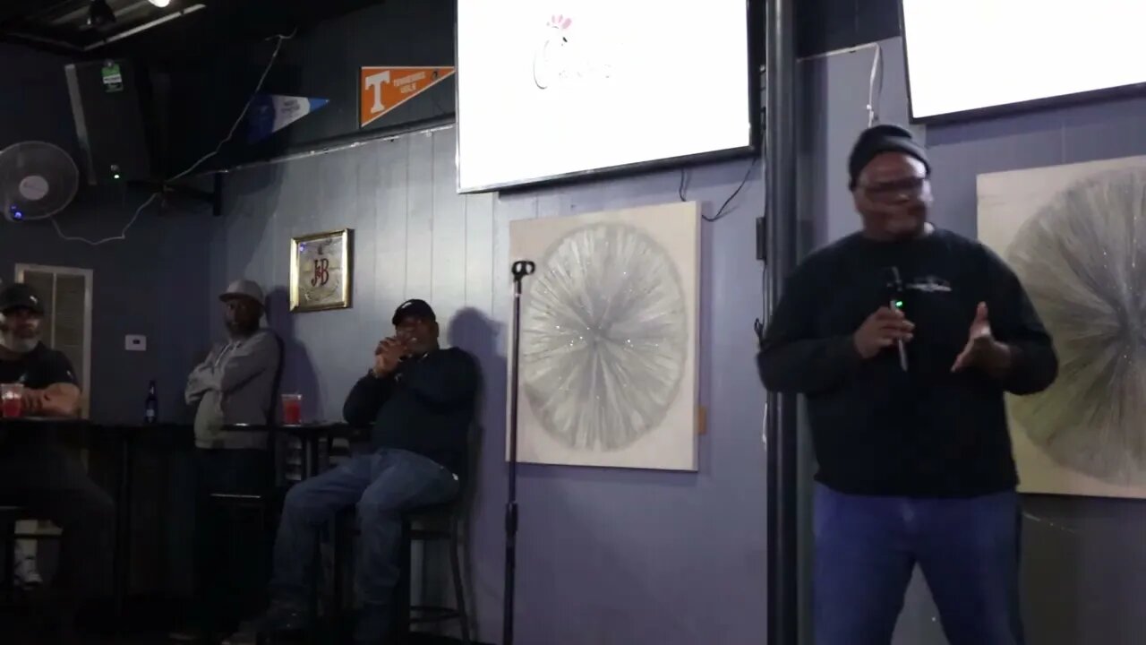 AROUND NASHVILLE - EP: 41 - COMEDY SHOW AT "EVERYTHING'S" IN NASHVILLE - @TakelaRoom