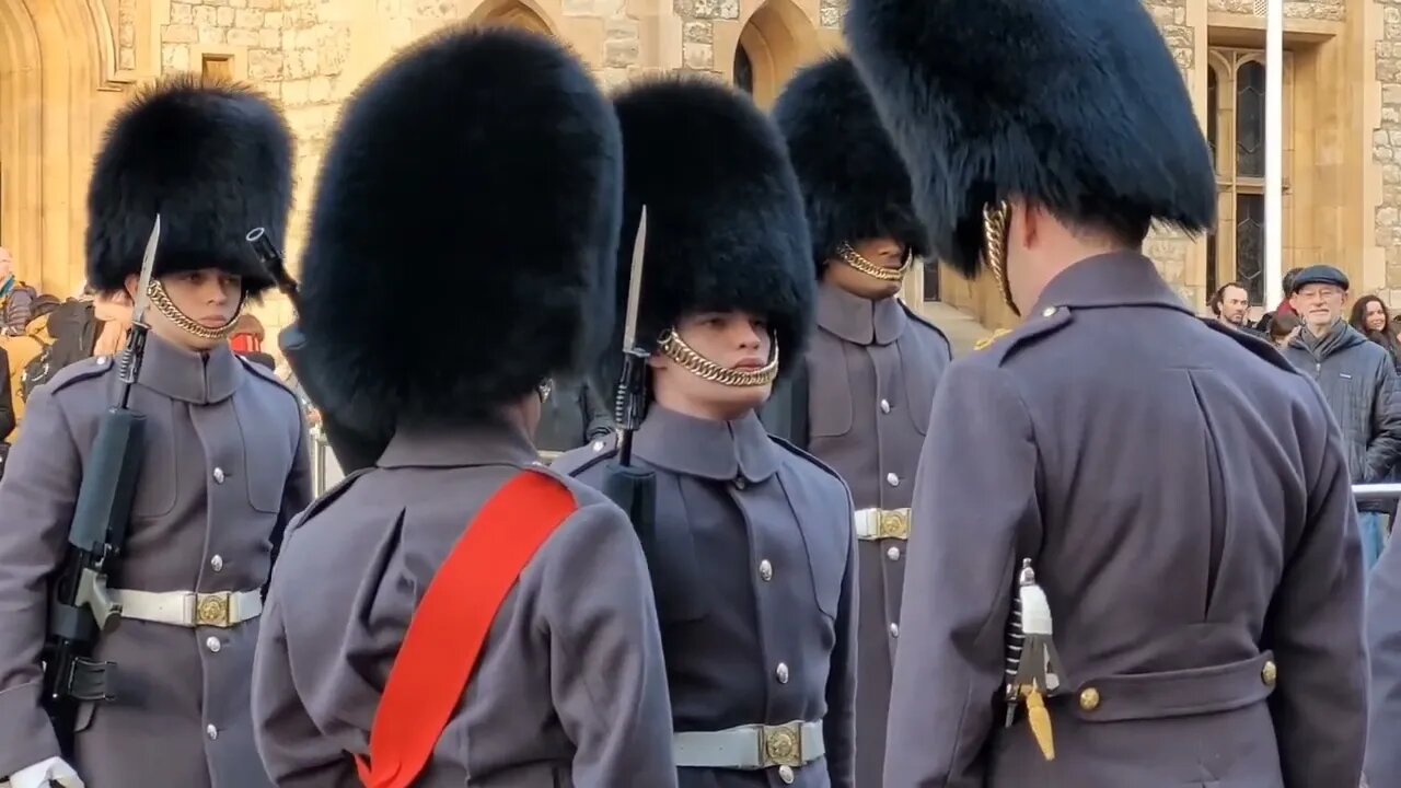 Checking the uniform #toweroflondon