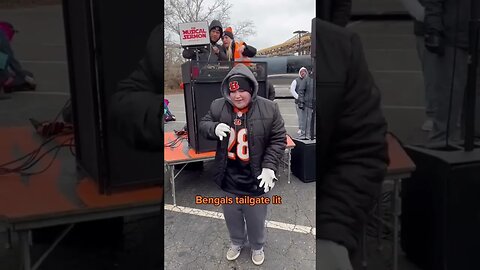 Lil Bro Went Off At The Tailgate (via: smurd5602) #music #fyp #football #tailgate
