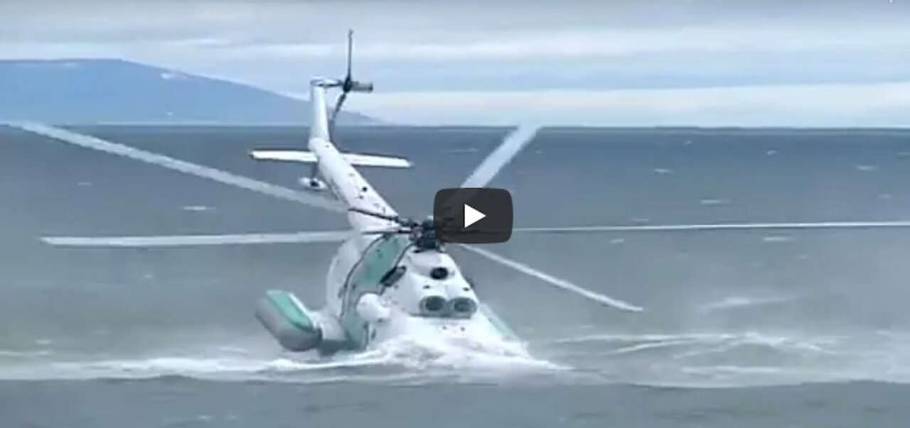 Incredible - Helicopter sinks in the ocean
