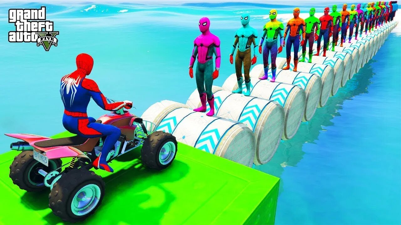 الأبطال الخارقين على دراجة نارية - Superheroes on a motorcycle ride on the stairs with sharks GTAV