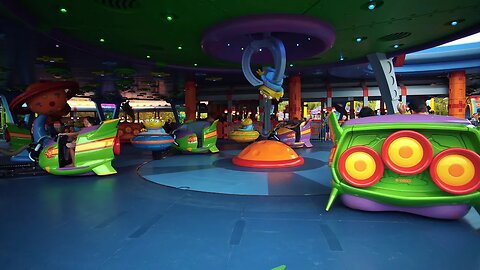 [4k] Alien Swirling Saucers - Full Ride | Toy Story Land