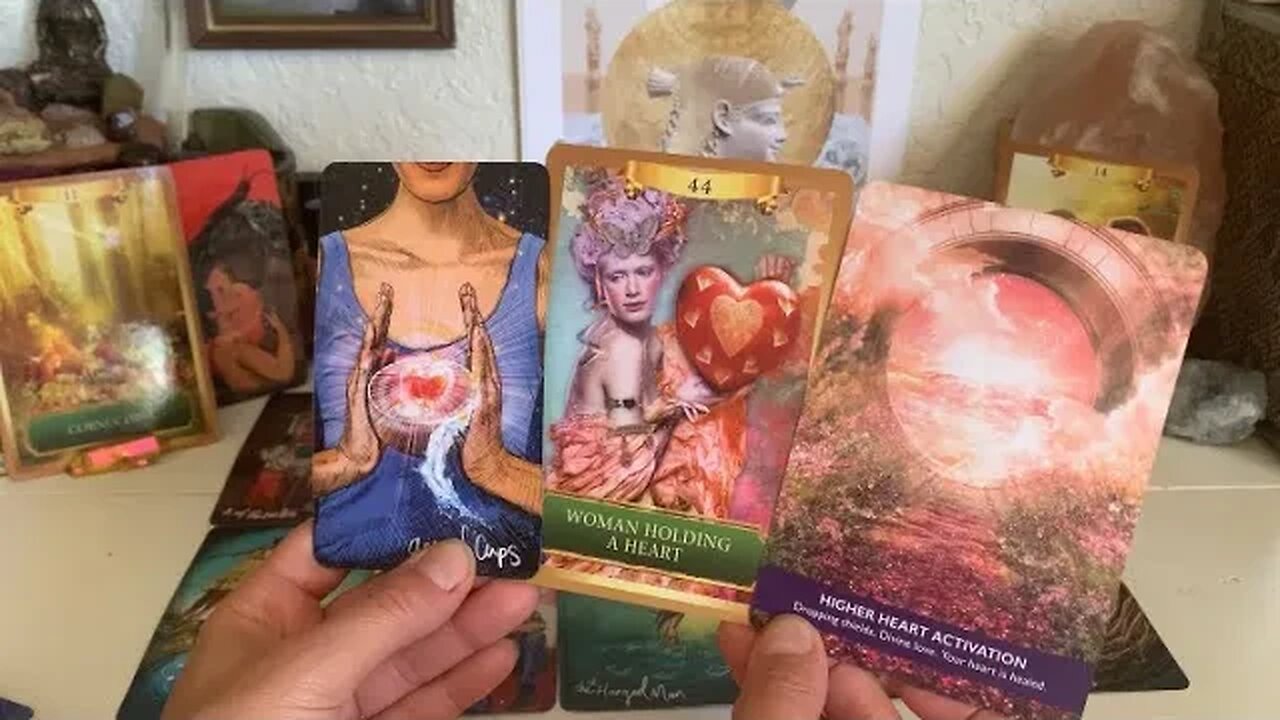 Capricorn “You Are Ready To Receive Divine Love 🪽 Miraculous Energy” May Tarot & Oracle Reading. 🌸