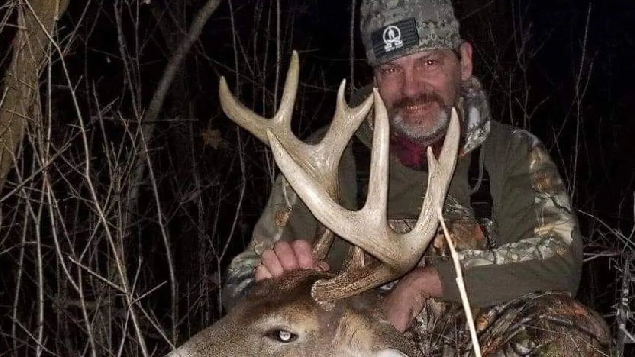 The story of Dan's Last minute late season buck!