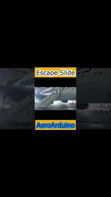 Watch How Malaysian Airlines Escape Slide Shooting #Aviation #Fly #AeroArduino