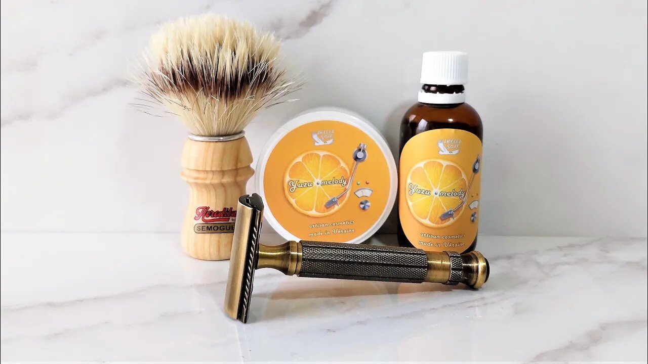 Yuzu Melody by Areffa soaps, Pearl l-55 brass razor.