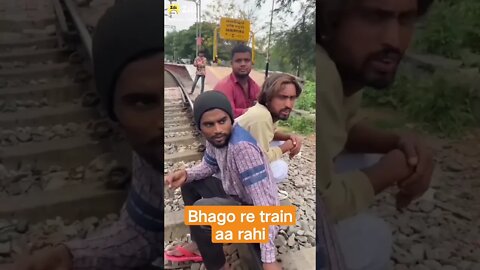 bhago re train aa rahi #train #traindriving #shorts #funnyshorts