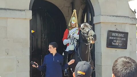 No don't tourist warn him not to #horseguardsparade