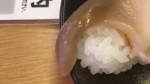 Restaurant In Japan Serves You Food That It Still Moving 