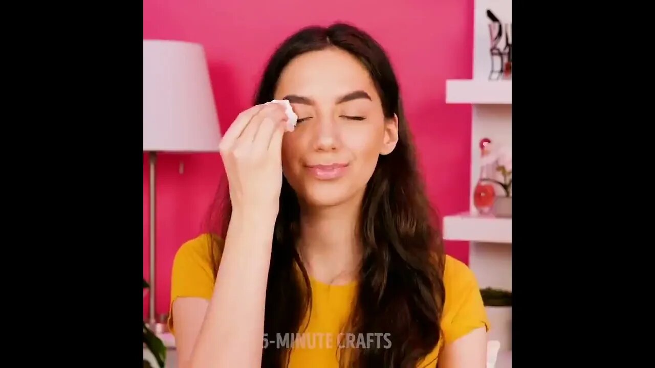 27 Beauty And Makeup Hacks For Girls