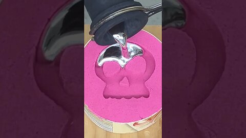 Kinetic Sand Metal Casting 😱 #kineticsand #shorts #kineticsandplayingshorts #asmr