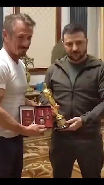 Ukraine President Given Oscar by Actor Sean Penn