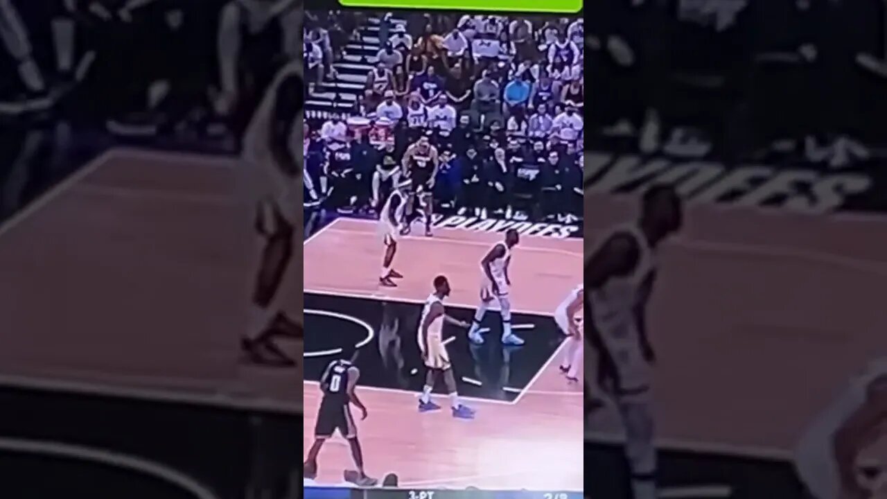 Poole and Fox exchange basket🏀🗑️ #nba #subscribe #shorts #fox #poole #basketball #kings #sactown