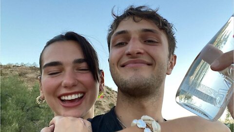 Dua Lipa y Anwar Hadid