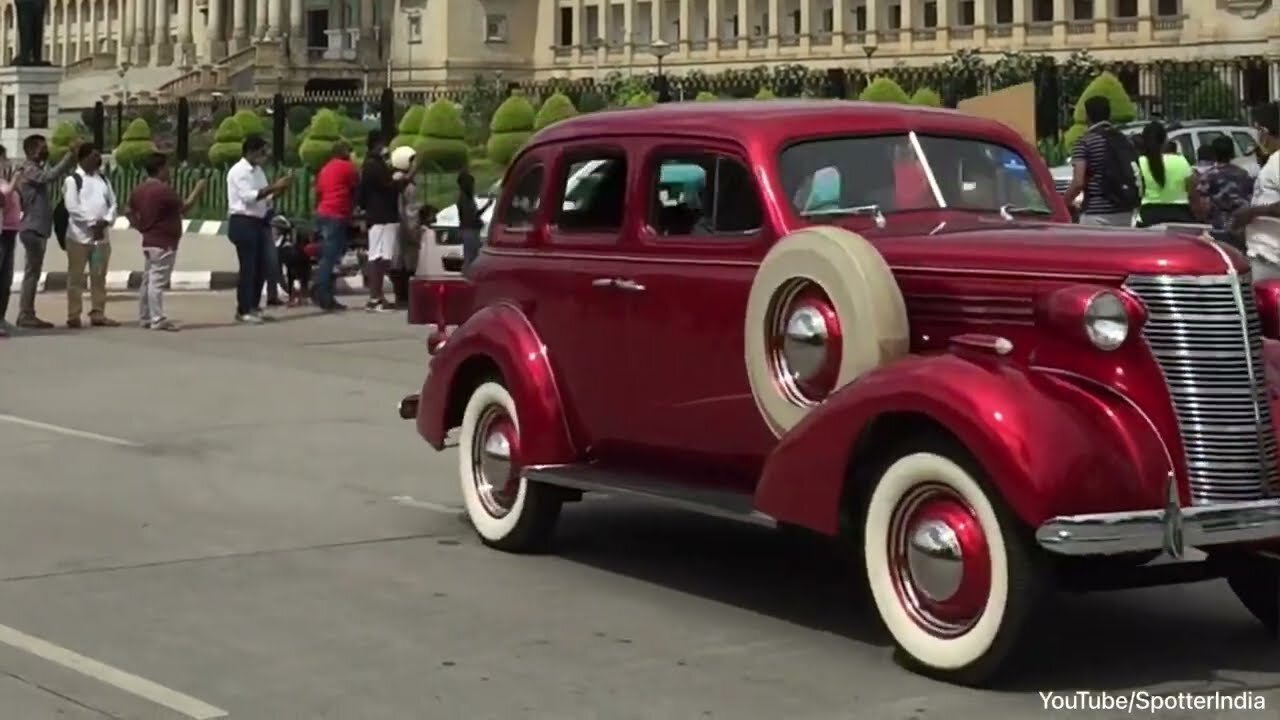 CLASSIC CARS RALLY AT BANGALORE VIDHANA SOUDHA